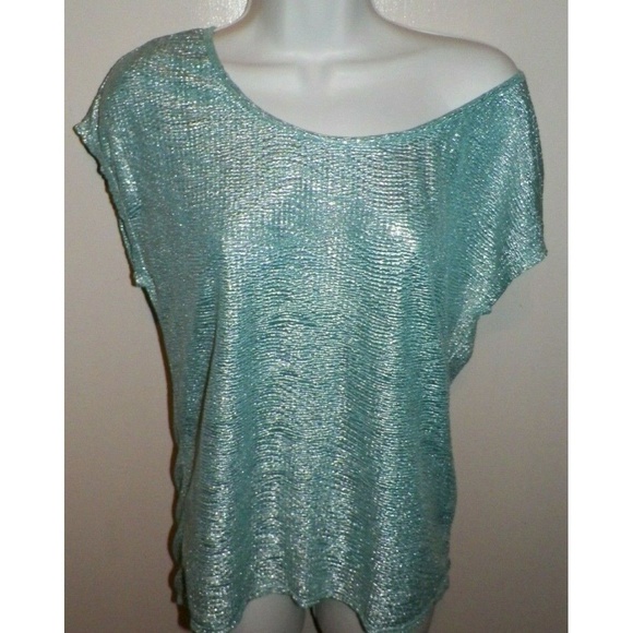 Women's S Candie's Sleeveless Shiny Top - Picture 3 of 7